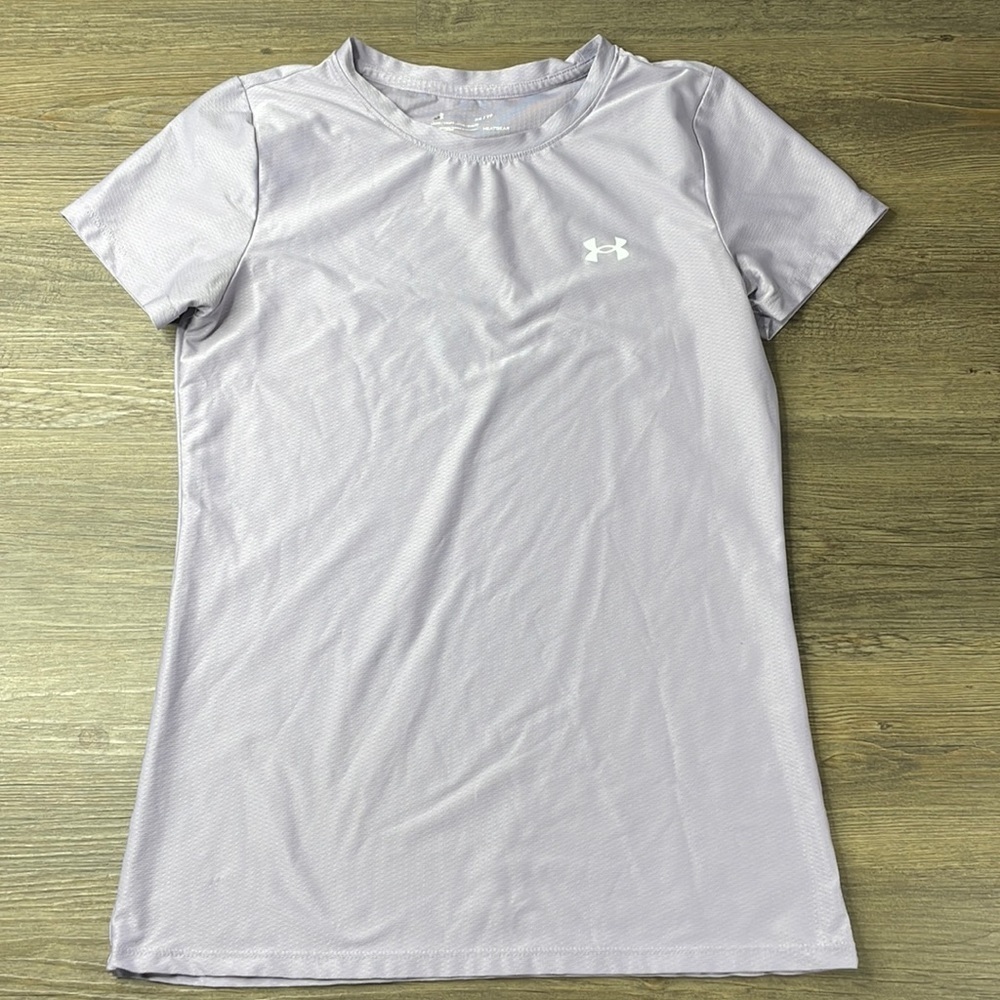 Under Armour Women’s Light Purple Lavender Short Sleeve Crew Neck, size XS